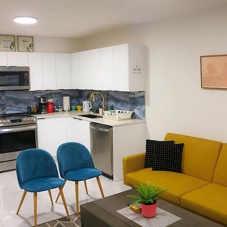 Pristine 3 Beds 2 Washroom Guest Suite 서레이 외부 사진