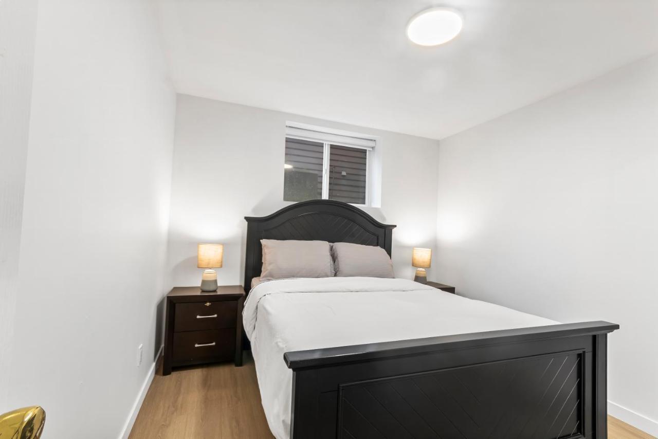 Pristine 3 Beds 2 Washroom Guest Suite 서레이 외부 사진
