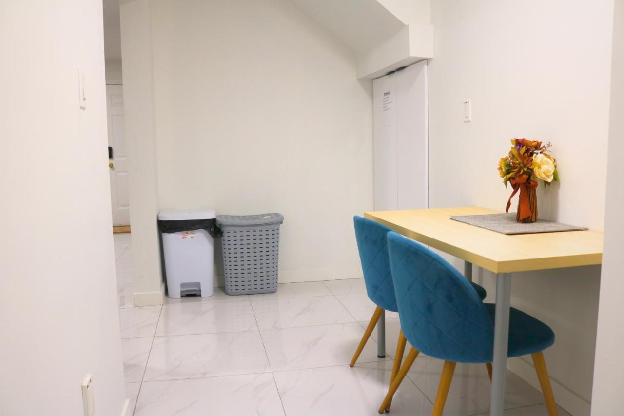 Pristine 3 Beds 2 Washroom Guest Suite 서레이 외부 사진